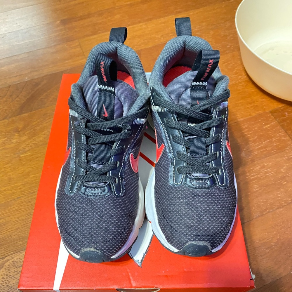 Nike AIRMAX INTERLOCK kid size 2